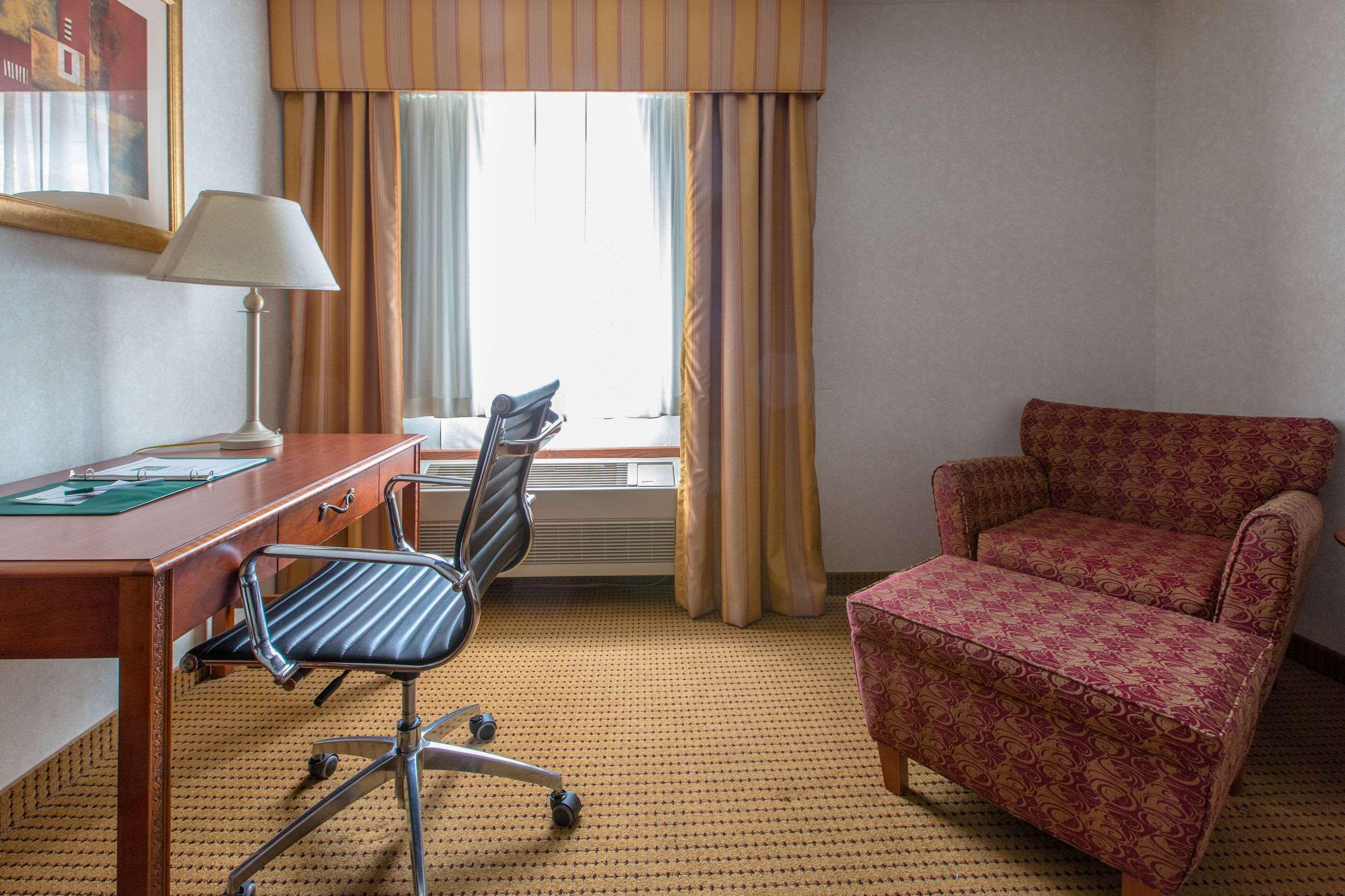 Quality Inn & Suites University Ларами Экстерьер фото