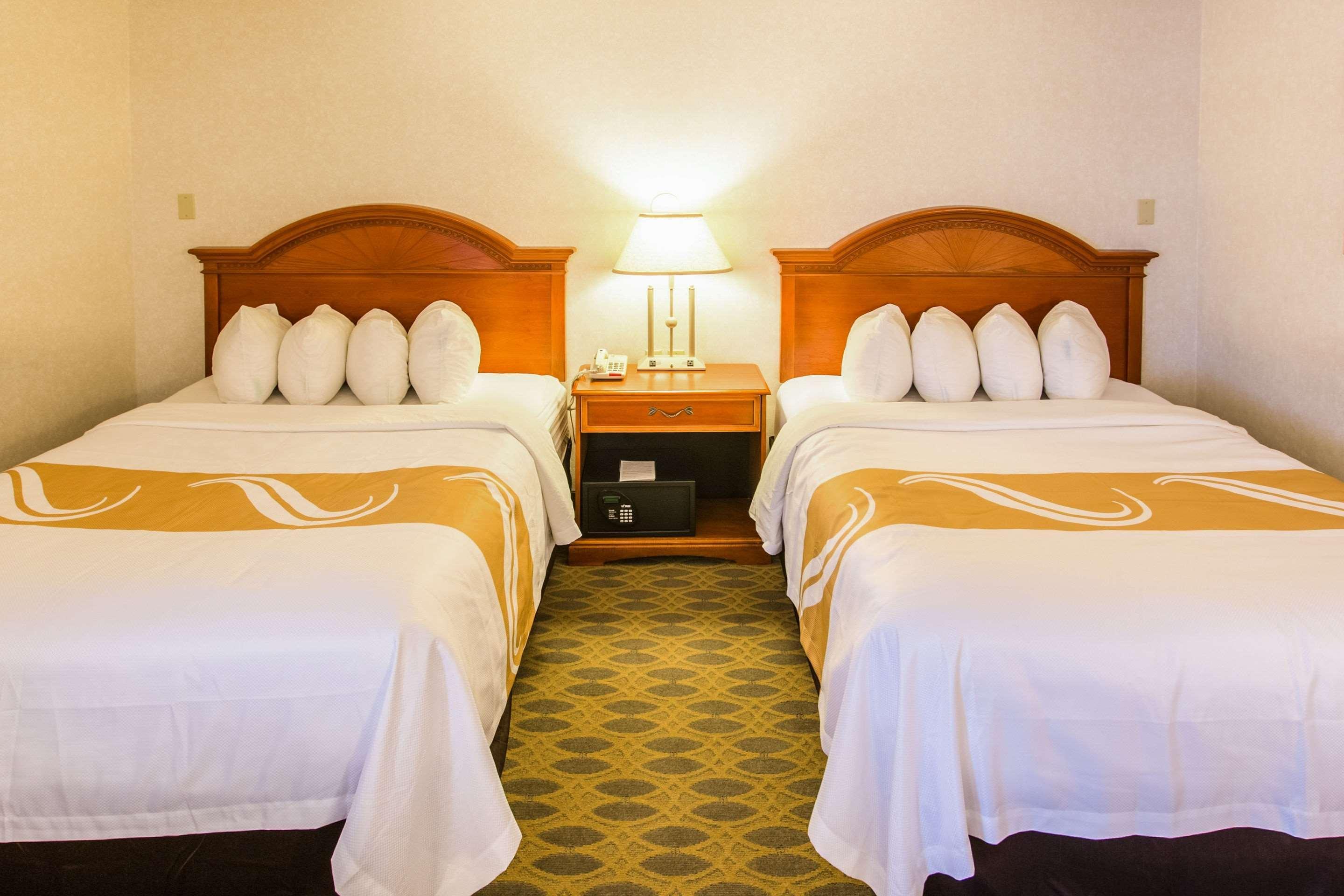 Quality Inn & Suites University Ларами Экстерьер фото
