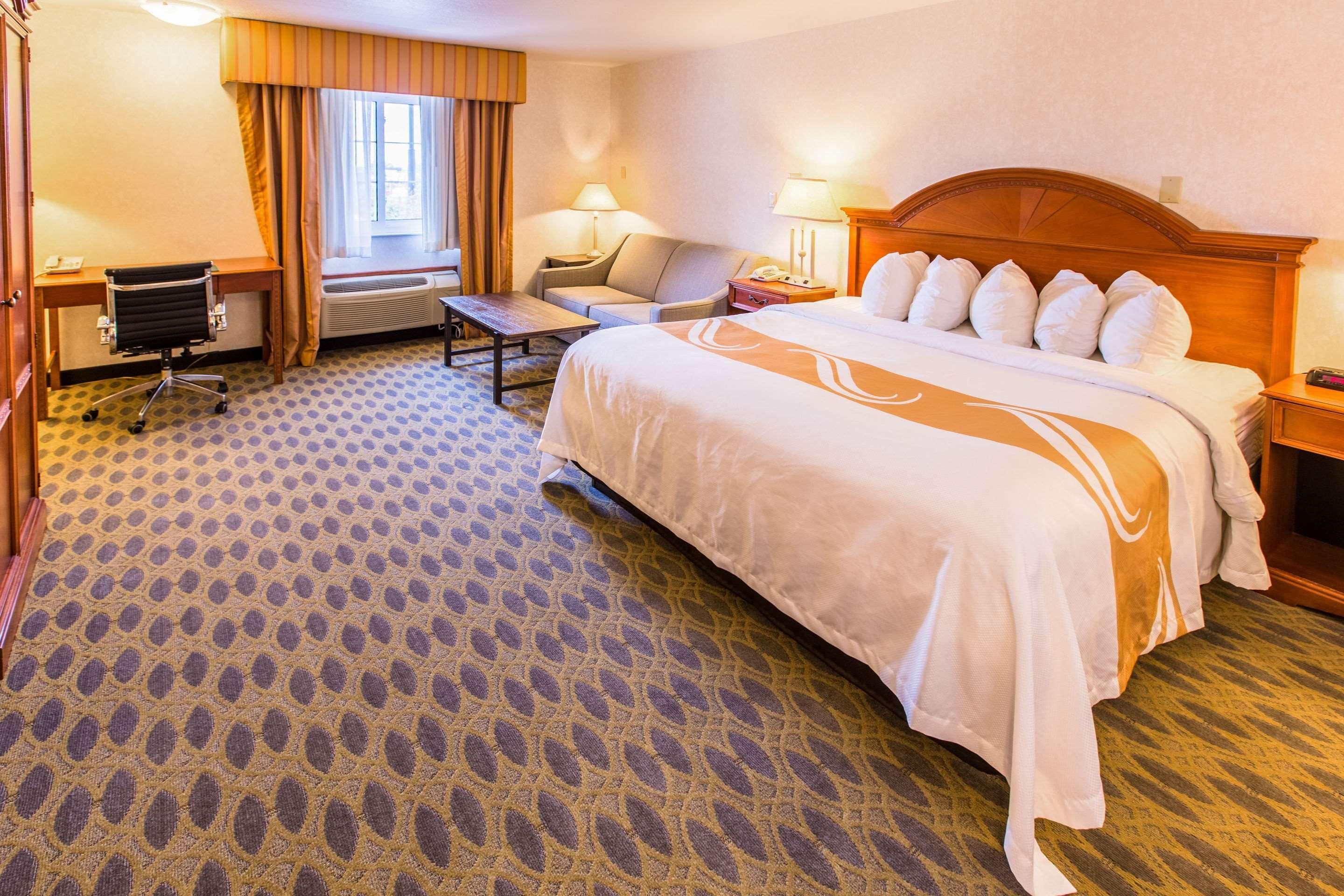 Quality Inn & Suites University Ларами Экстерьер фото