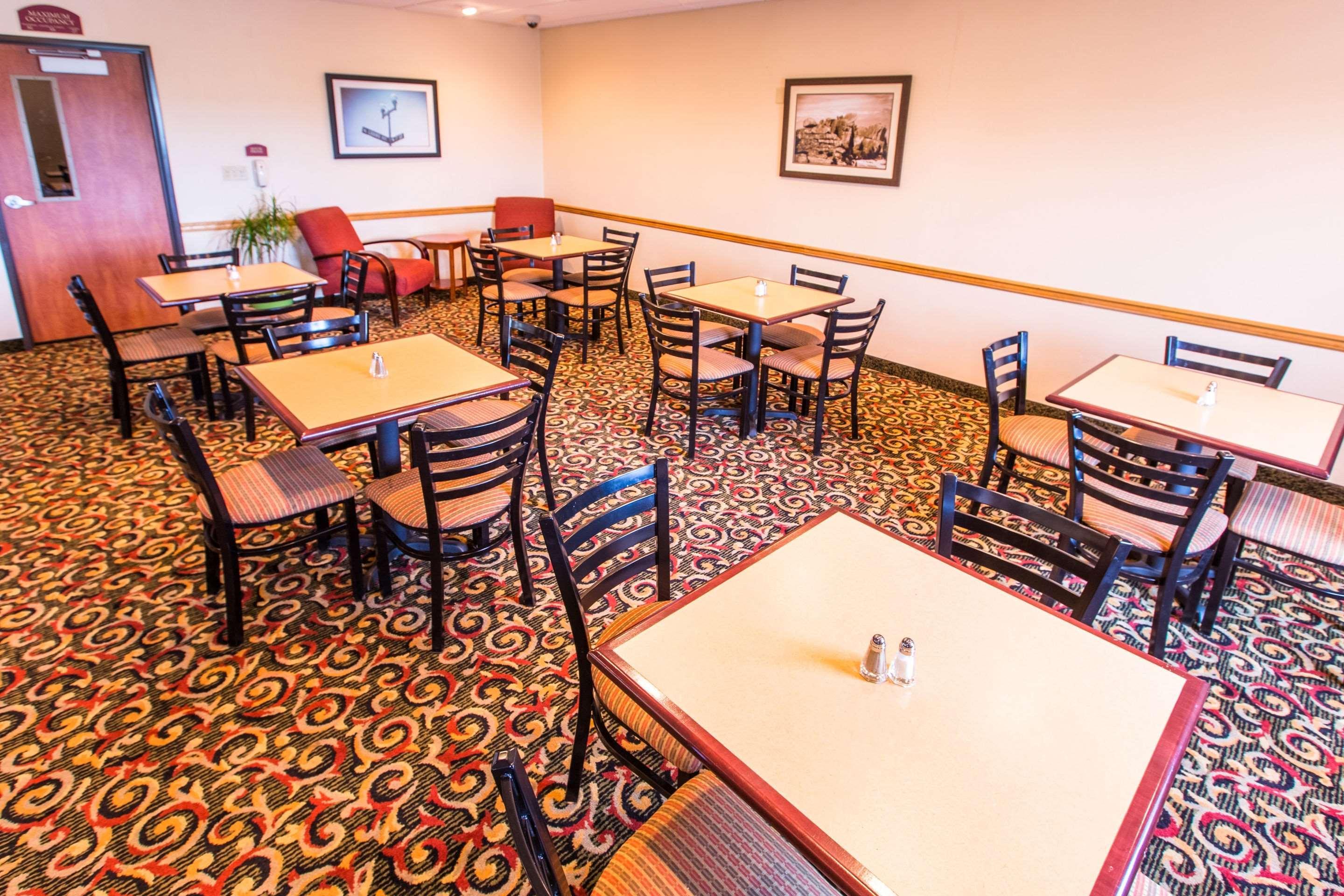 Quality Inn & Suites University Ларами Экстерьер фото