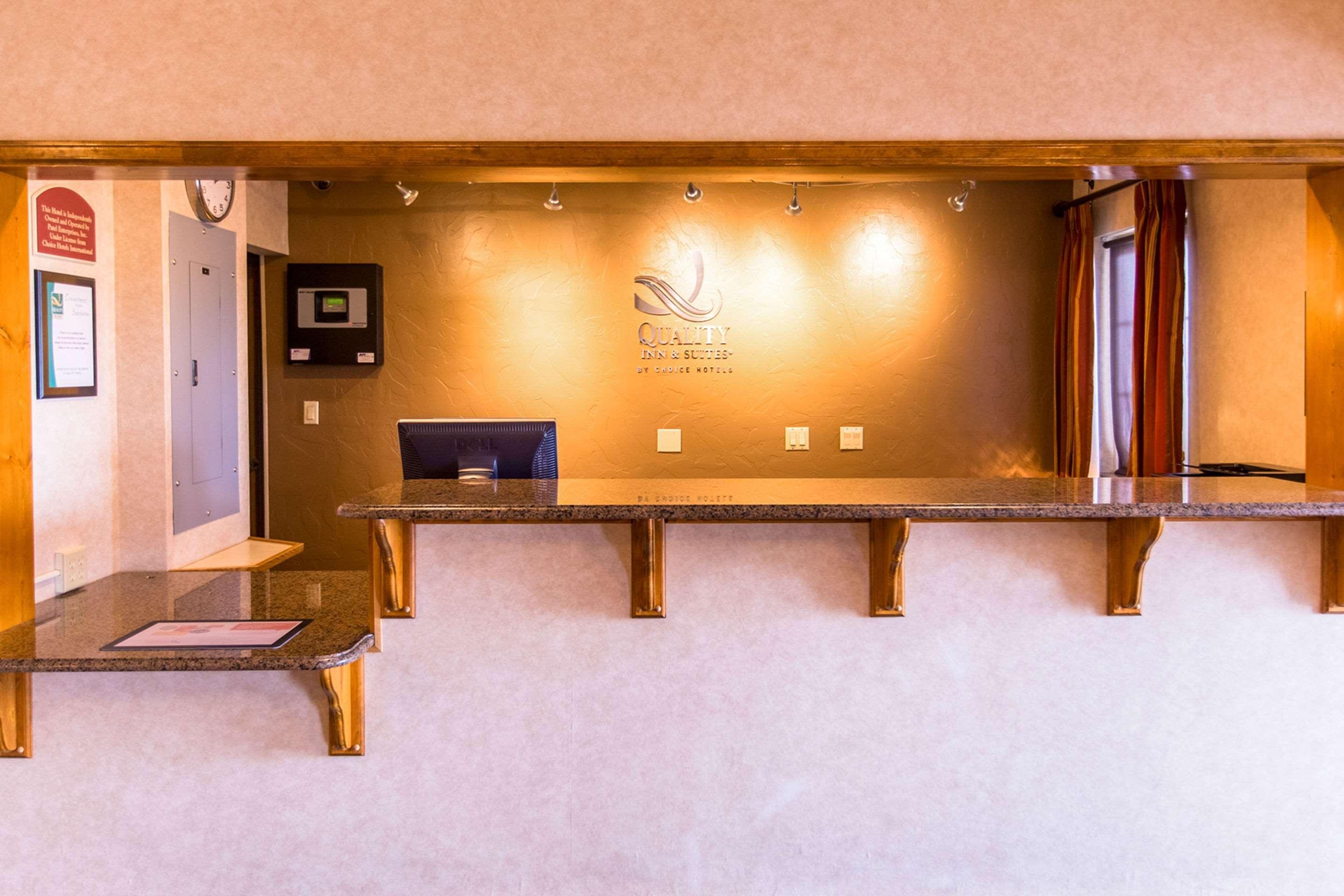 Quality Inn & Suites University Ларами Экстерьер фото